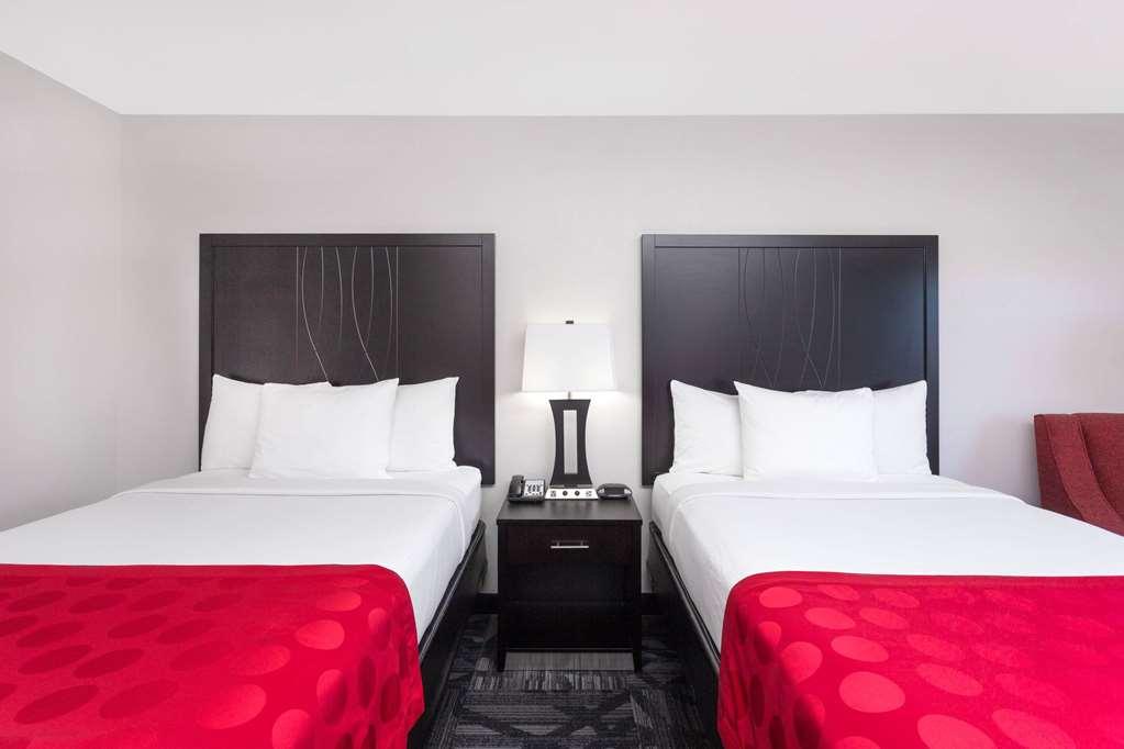 Hotel Ramada By Wyndham Tuscaloosa Habitación foto