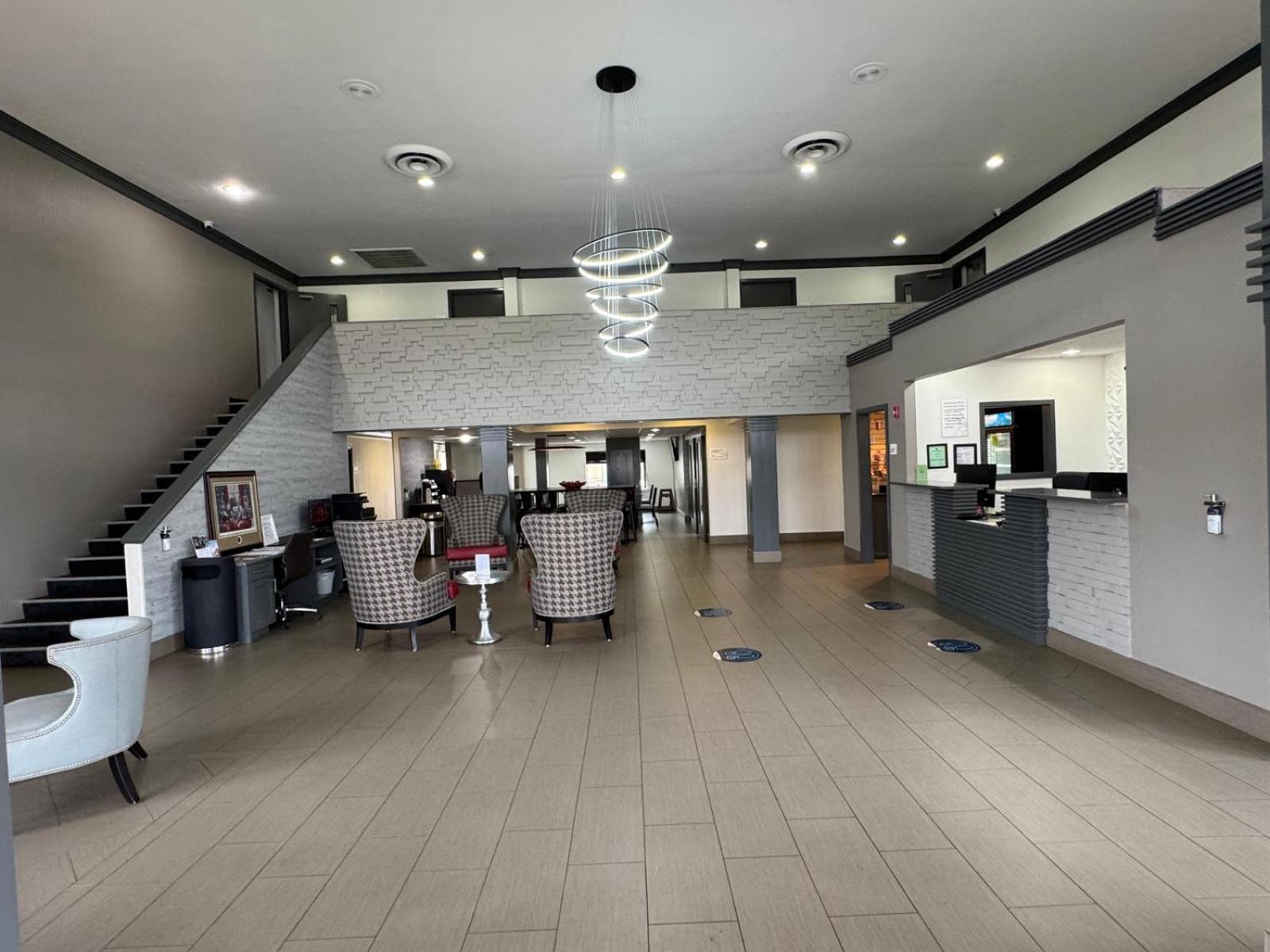 Hotel Ramada By Wyndham Tuscaloosa Exterior foto